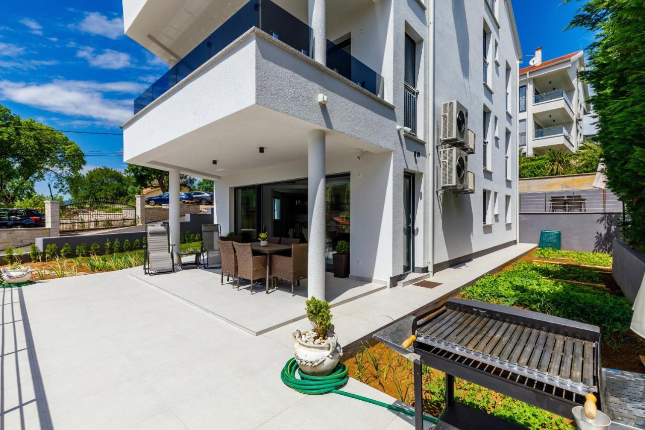 Apartment "Villa M" Кострена Экстерьер фото