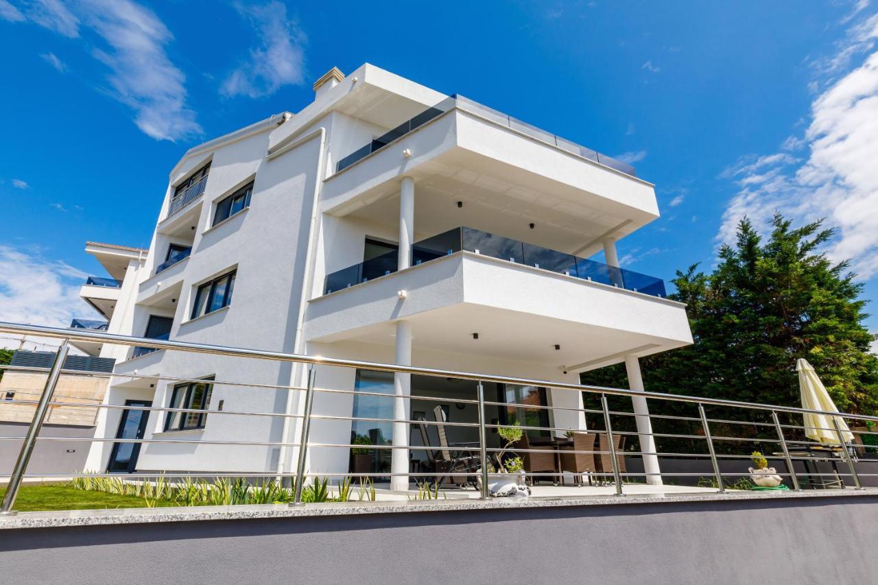 Apartment "Villa M" Кострена Экстерьер фото